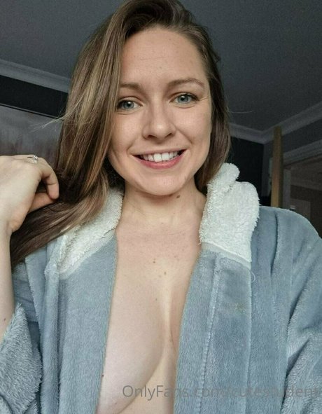 cutestudent Leak von OnlyFans Pornografie