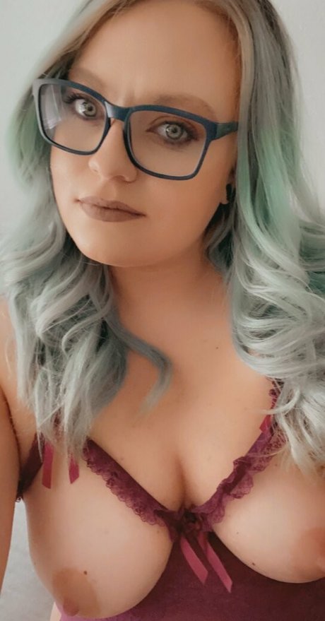 Fifty Inchespeaches Leaks von Nacktbildern auf OnlyFans