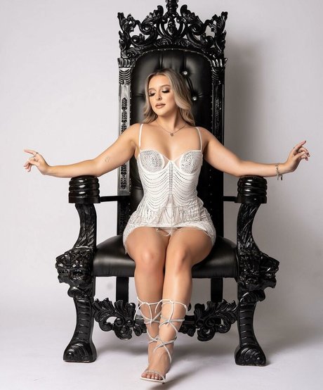 peachyyj OnlyFans Nacktbilder geleakt