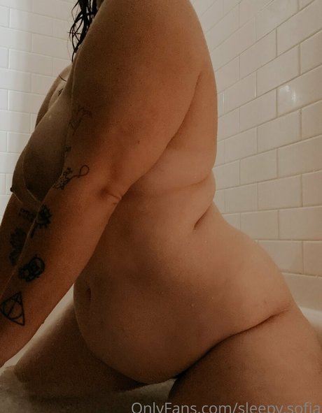 sleepy sofia OnlyFans Inhalte