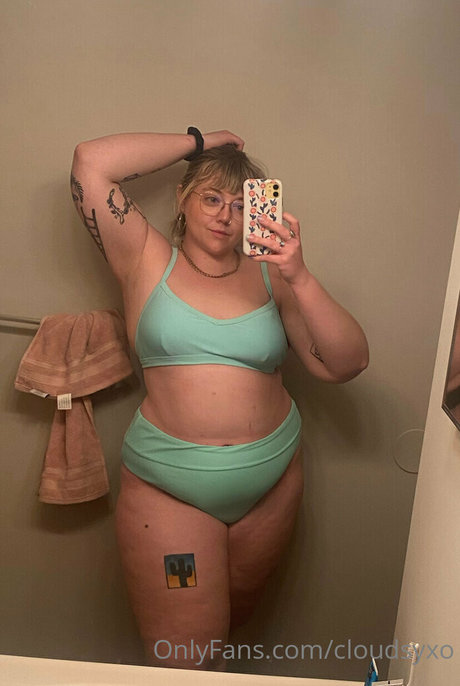 cloudsyxo OnlyFans Strip