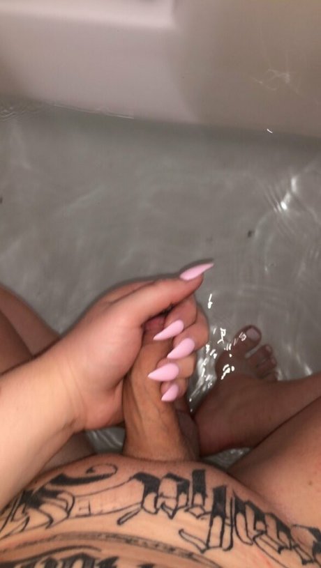 misstinyangel OnlyFans-Bilder