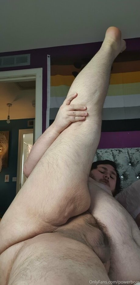 powerboar OnlyFans Model Bilder