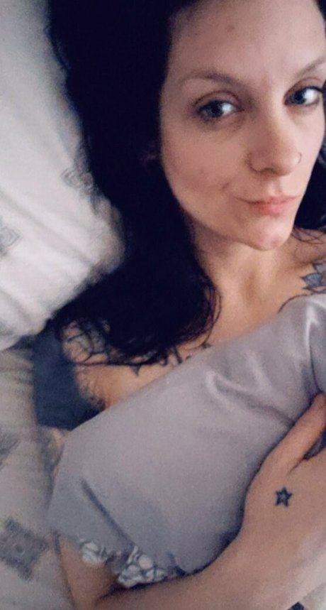 cryptid Nacktbilder von OnlyFans geleakt