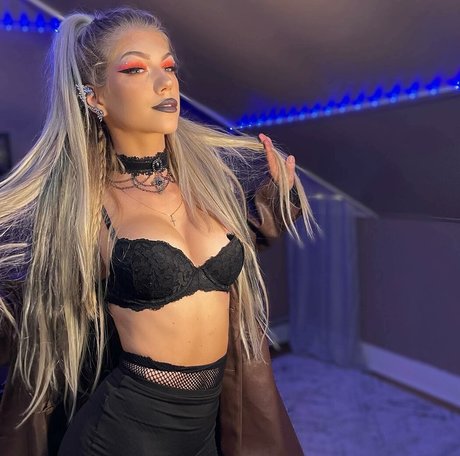 Sydney Angel Nackt auf OnlyFans