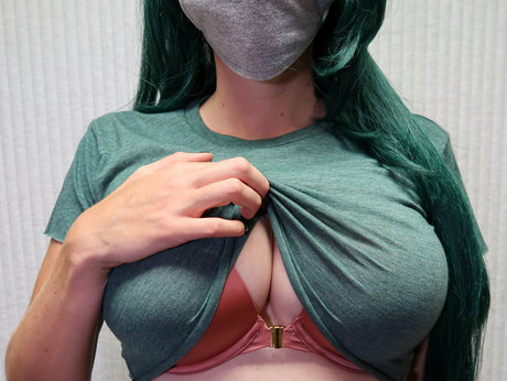 danidoreen NurlyFans-Brüste