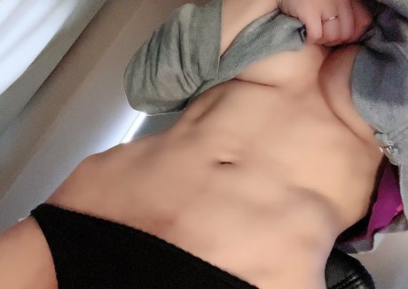 Minori Natsume OnlyFans Leak