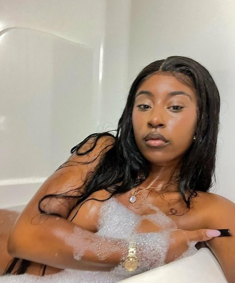 Rohilu OnlyFans Nacktbilder geleakt