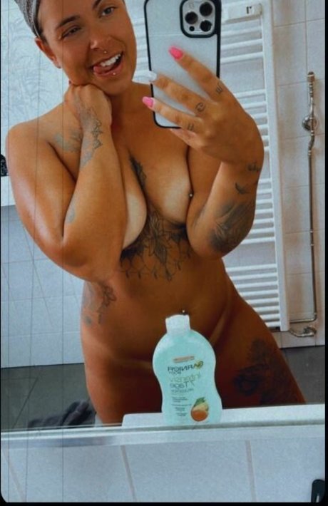 Mandygriffen Nacktbilder von OnlyFans