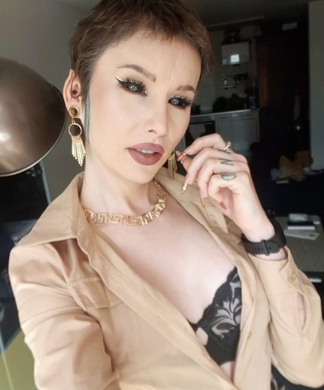 Veronica Carol Blades Leaks von Nacktbildern auf OnlyFans