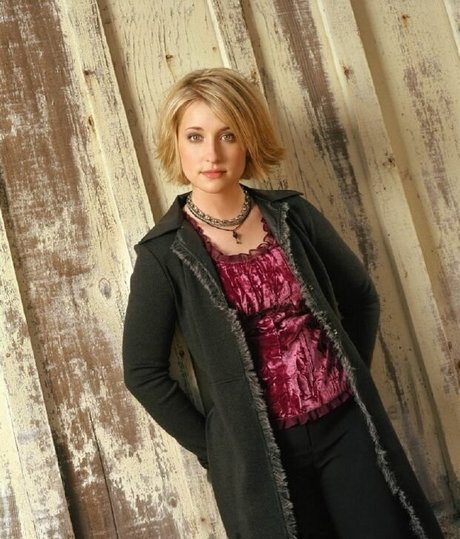 Allison Mack Oben ohne OnlyFans