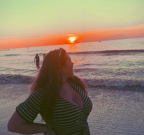 Amberly OnlyFans Model Bilder