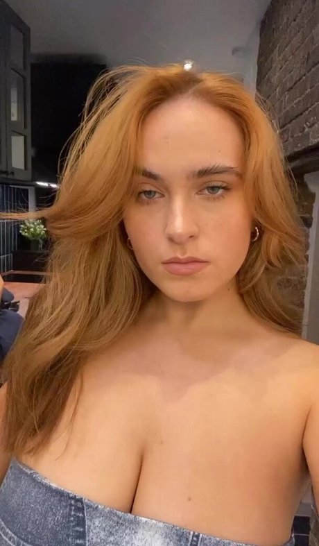 Laura Svensson OnlyFans Model Bilder