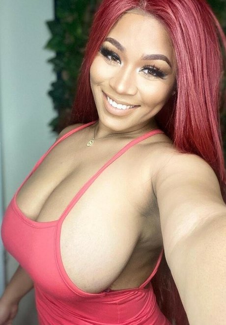 Ashley Zee OnlyFans Striptease