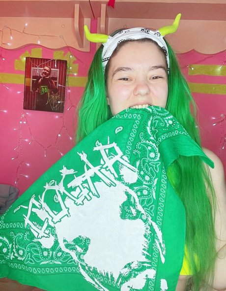 große titten zierliche onlyfans heiß nackt Medien