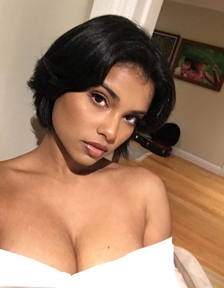 Sin xia OnlyFans Sextape