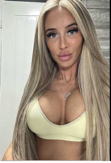 Jade Hobden_ Nacktbilder von OnlyFans