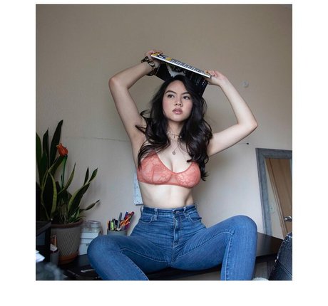 Nina Valencia OnlyFans Nacktbilder