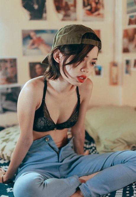 EmotionalBirdy OnlyFans-Bilder