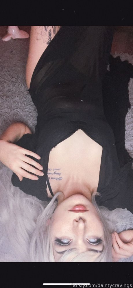 Dainty Cravings Nacktpornos auf OnlyFans