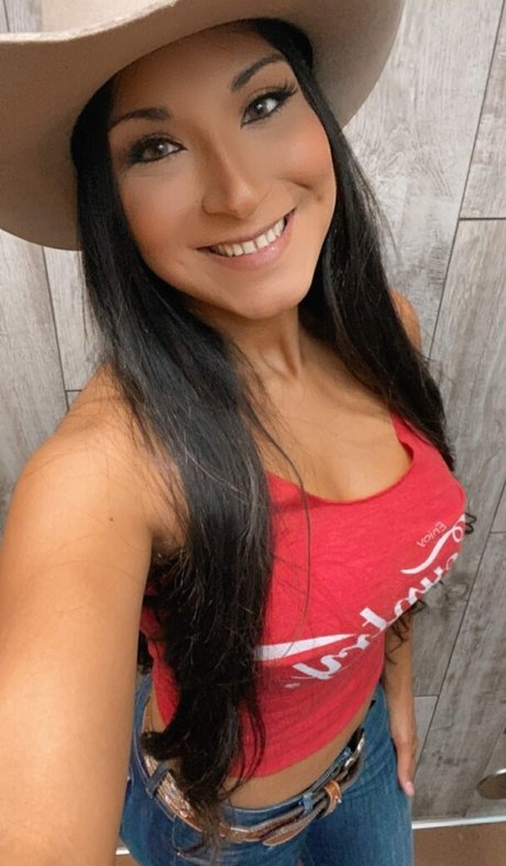 AbitSavage OnlyFans nackte Brüste