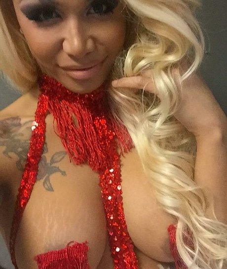 Mia Tasiilemiliona Nacktbilder von OnlyFans geleakt