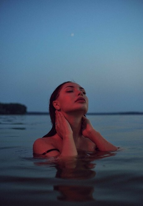 Kristina Azaronak Heiße OnlyFans Inhalte