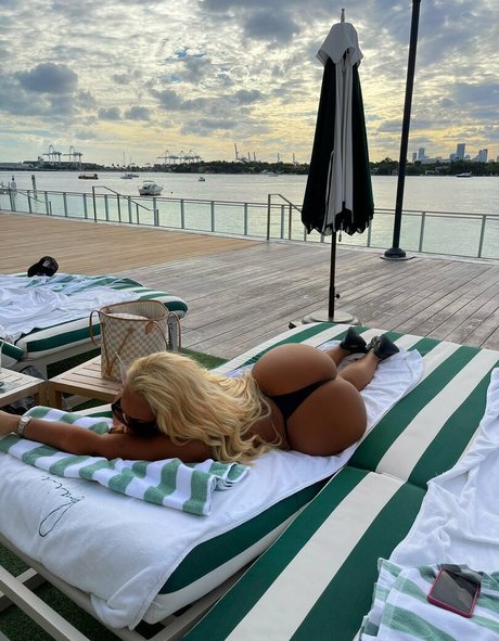 Kirsty teee OnlyFans-Model