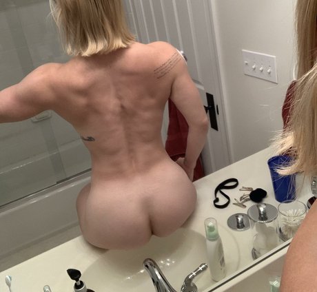 Blonde Fit Babe Kostenlose OnlyFans-Pornos