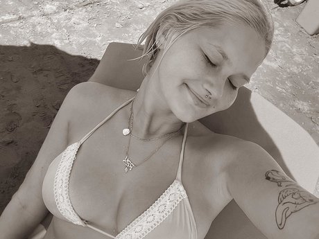 Nikaromm OnlyFans Inhaltstyp