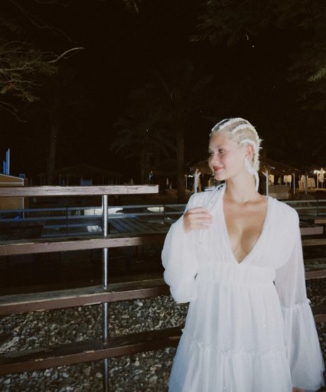 Nikaromm OnlyFans Striptease