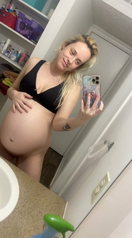 baddestblondebarbie OnlyFans Leaj