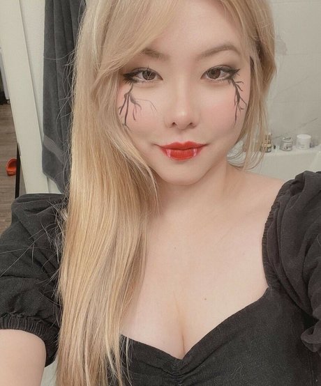 Julia Nakamura OnlyFans X