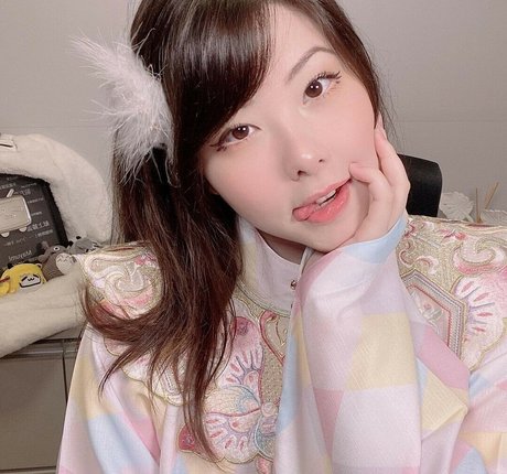 Julia Nakamura Leaks von Nacktbildern auf OnlyFans