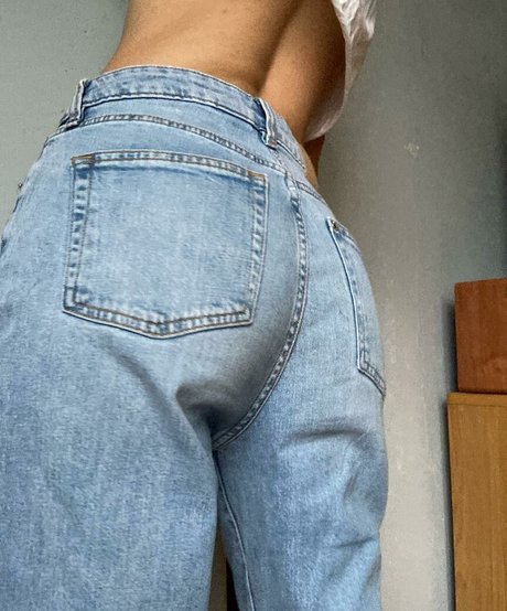 adorable dina OnlyFans