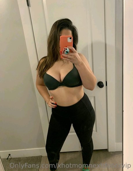 Milf Next Door Porn OnlyFans Leaks