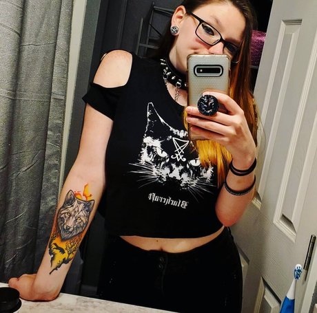 Gabby Swears OnlyFans Bilder