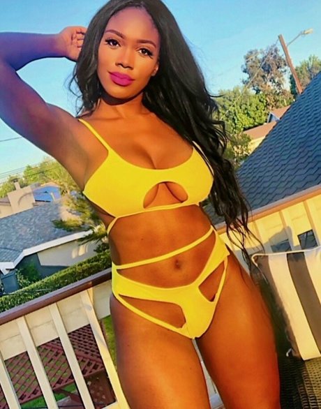 Angela Henderson OnlyFans XXX