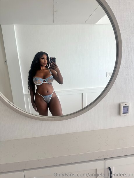 Angela Henderson Nacktbilder OnlyFans geleakt