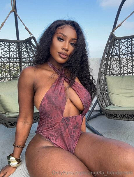 Angela Henderson Nacktpornos von OnlyFans geleakt