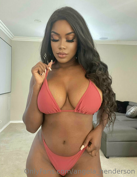 Angela Henderson OnlyFans Fotos