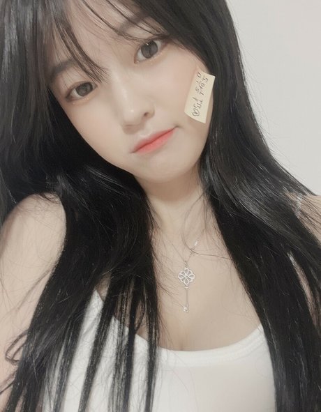 Moonwol0614 OnlyFans Sextape