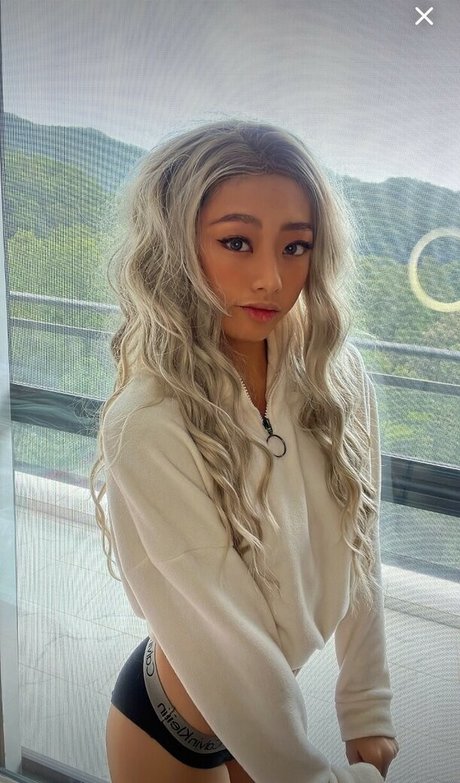 Ari Lee OnlyFans gratis