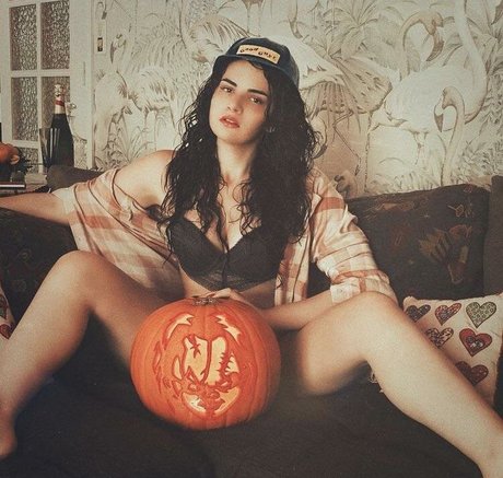 Laura Badler Heiße OnlyFans Inhalte