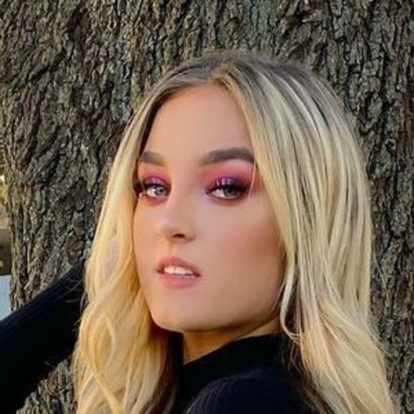 Savanah Moss OnlyFans Fotos