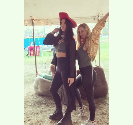 Yillian Nacktbilder von OnlyFans geleakt