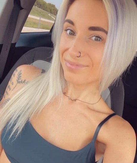 emilyrenee94 Neue geleakte OnlyFans-Inhalte