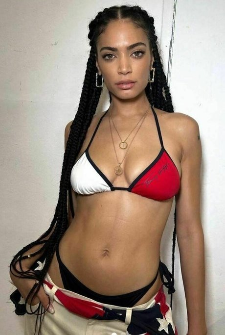 Elodie Di Patrizi OnlyFans Sex