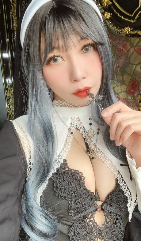 Akicoser OnlyFans Striptease