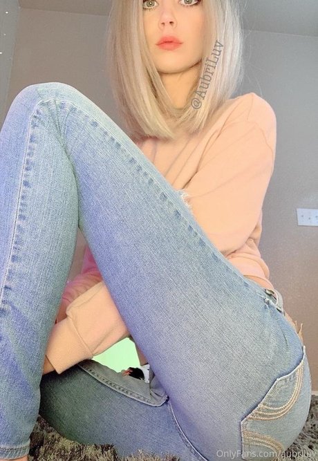 aubriluv OnlyFans nackte Brüste